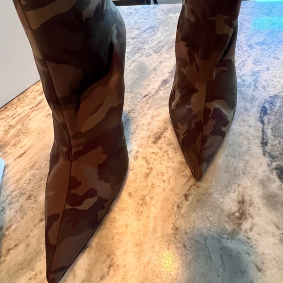 Good American High Kickstand Camo Neoprene Over Knee Boot Sherpa Sz 6 Runs Small - Picture 6 of 7